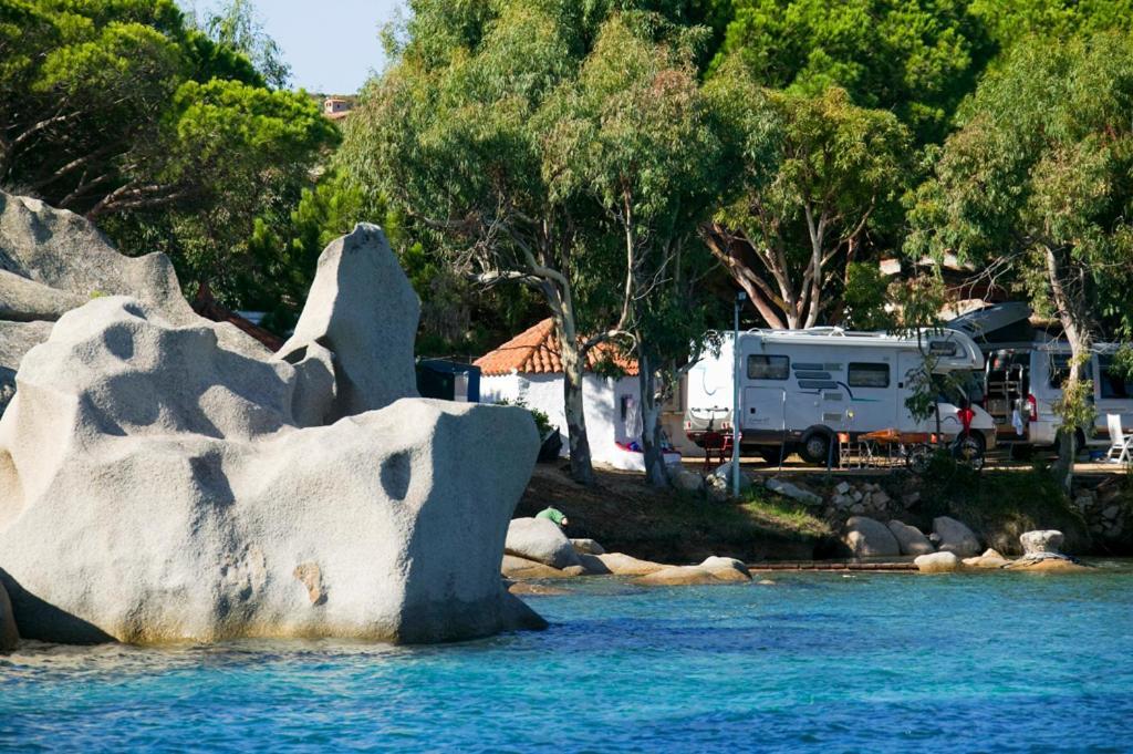 ホテル Camping Baia Saraceno パラーウ エクステリア 写真