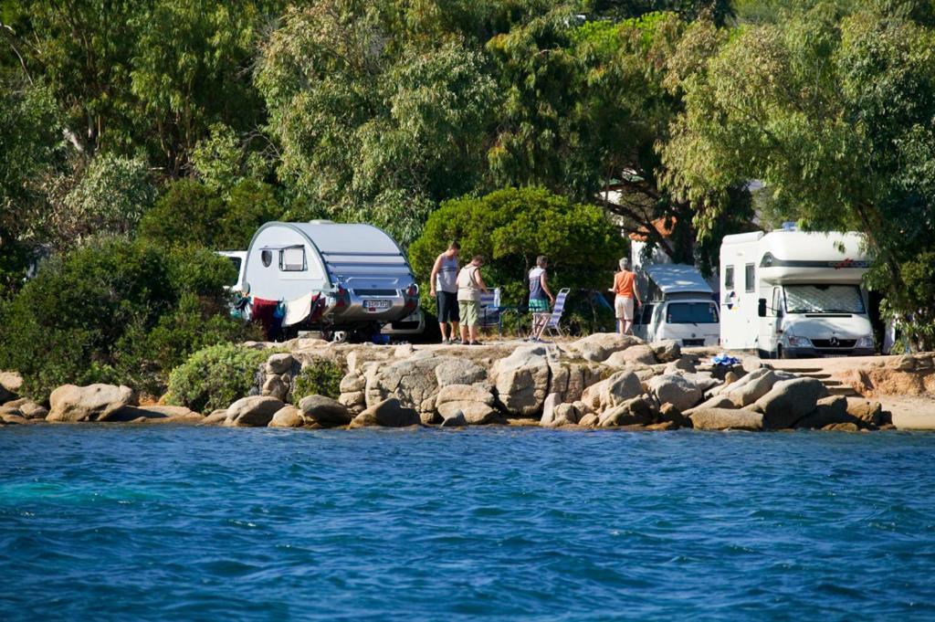 ホテル Camping Baia Saraceno パラーウ エクステリア 写真