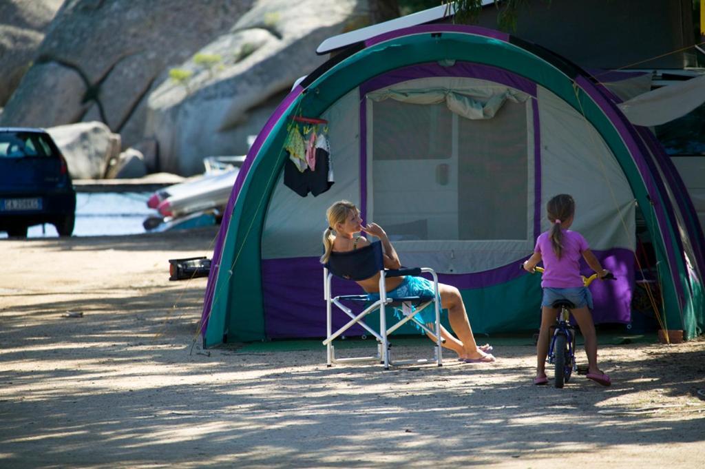 ホテル Camping Baia Saraceno パラーウ エクステリア 写真