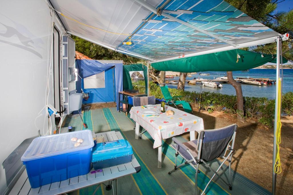 ホテル Camping Baia Saraceno パラーウ エクステリア 写真